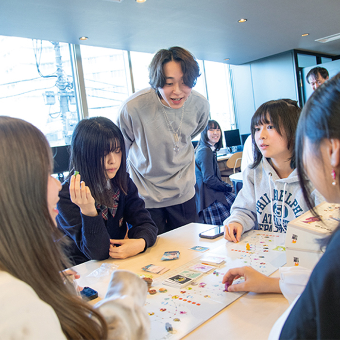 10代で業界デビュー!